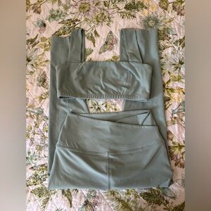 Beyond Yoga mint green set